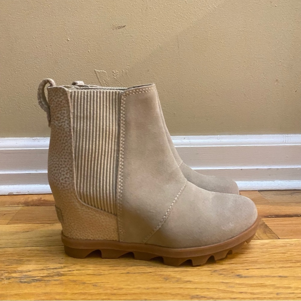 Sorel Women's Joan of Arctic Wedge II Chelsea Ankle Boots - Picture 3 of 7